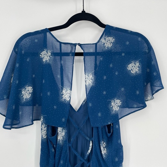 Urban Outfitters Womens Blue Flutter Sleeve Fairy Core VNeck Printed Dress Large - Picture 8 of 13